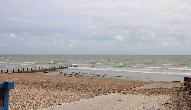 COASTAL HAVEN, pet friendly, country holiday cottage in Felpham
