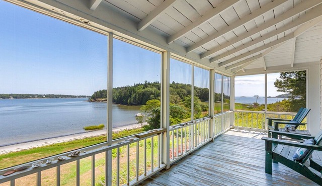 Coastal Haven - The Grey Cottage, 3 bedrooms on tidal bay