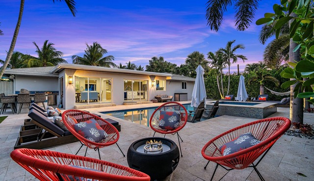 Coastal Home with Private Pool, Hot Tub & Putting Green