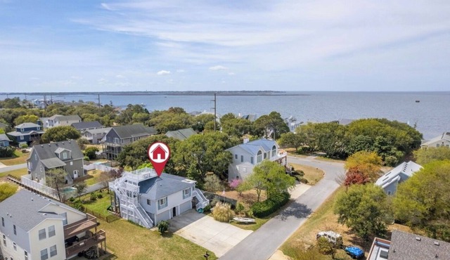 Coastal living apartment with Hottub, bikes Kill Devil Hills