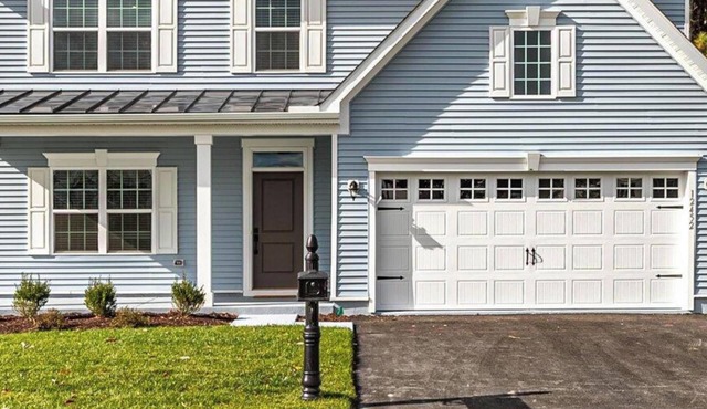 Coastal Marsh-Beautiful 5 Bedroom Home in America's Coolest Small Town!