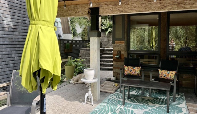 Coastal Modern Garden Suite w/Ocean Forest Access