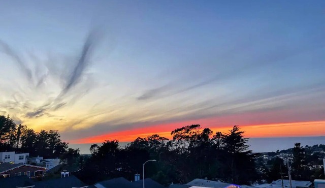 Coastal Oasis Ocean-View Home-near San Fransisco, beaches and hiking trails