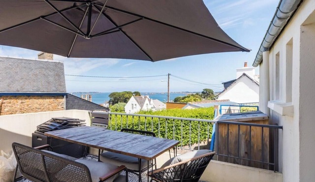Coastal paradise – House with sea view in Loguivy