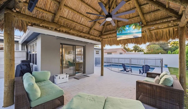 Coastal Retreat Near the Beach | sleeps 10