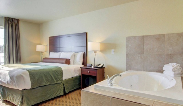 Cobblestone Inn & Suites - Harvey