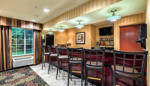 Cobblestone Inn & Suites - Vinton