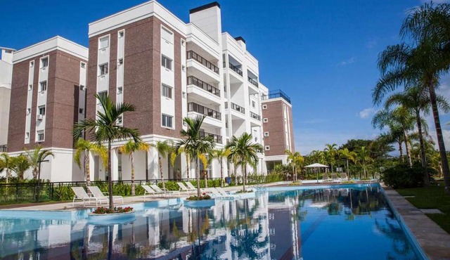 Cobertura Beira Mar com Piscinas, Academia, Quadra de Tênis e 4 vagas de garagem