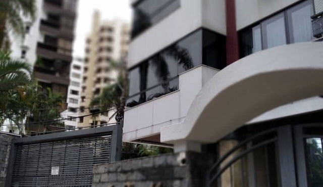 Cobertura com Piscina a uma Quadra da Beira-mar!