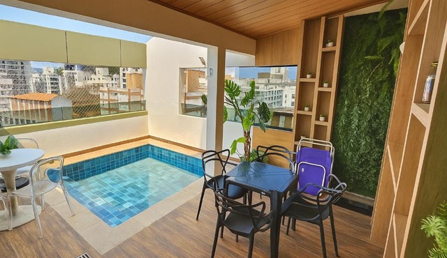 Cobertura com Piscina e Churrasqueira - Enseada