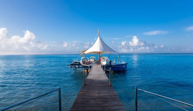 Coco de Mer Hotel and Black Parrot Suites
