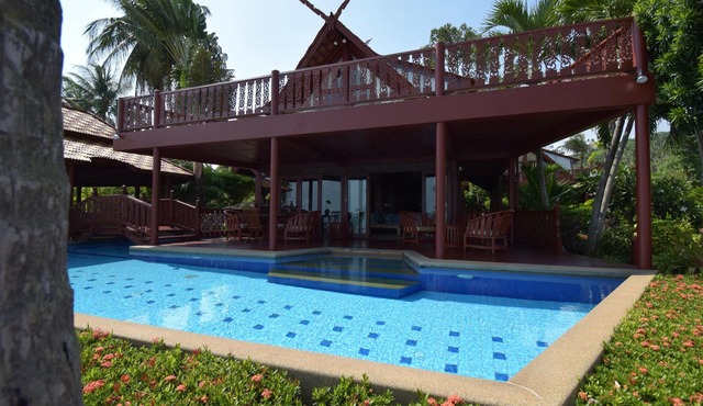 Coconut Paradise P3 - Beach front Villa with stunning sea views