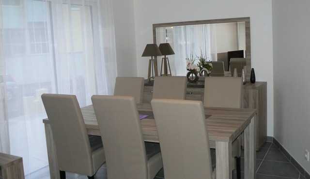 COCOONING VILLA WITH GARDEN VERY BRIGHT WITH WIFI CLOSE TO THE SEA
