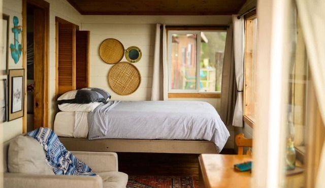 Codfish Cottage Cabin on the Strait of Juan de Fuca