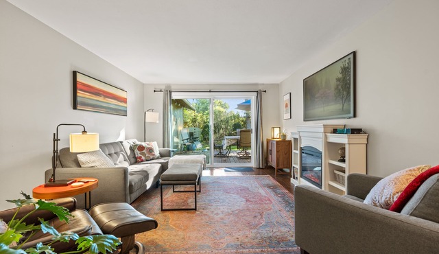 Coffey Lane - Wine Country Retreat with King Beds and a Gym