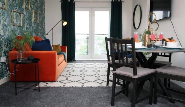 Cohost Partners | Modern 2BR Apt | River Views