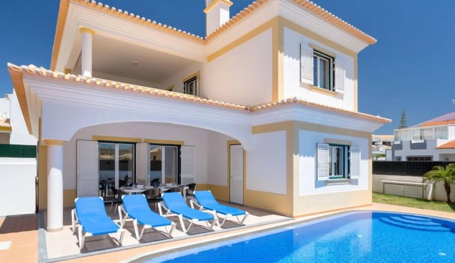 Colibri by Interhome