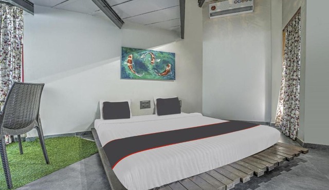 Collection O Hotel Nirva