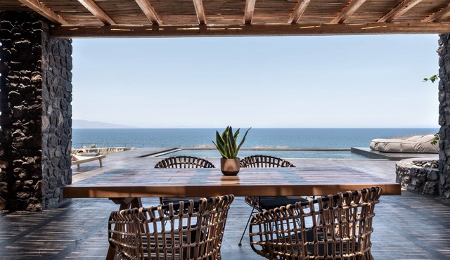 Colombos BeachFront