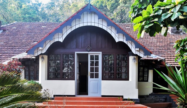 Colonial Canopy