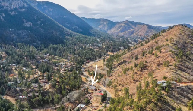 Colorado getaway surround by nature Creek and trails out the front door