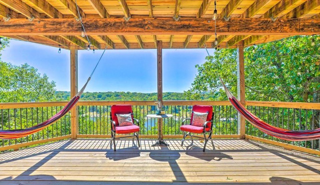 Colorful Golden Getaway w/Panoramic Views!