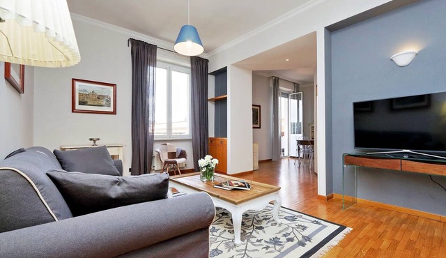 Colosseum panoramic elegant apartment for 6