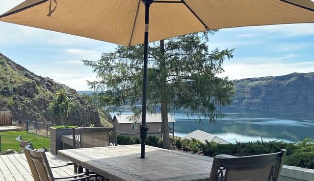 Columbia River Gorge Cabin - Quick Drive to Gorge Amphitheater!