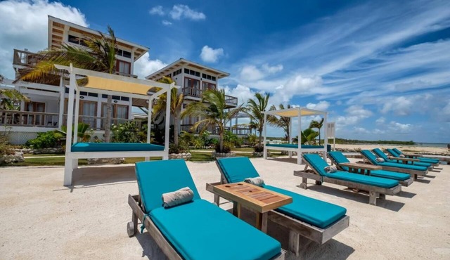 Come Create Memories w/Fun-filled Adventures at this Paradise! Beachfront, Pool