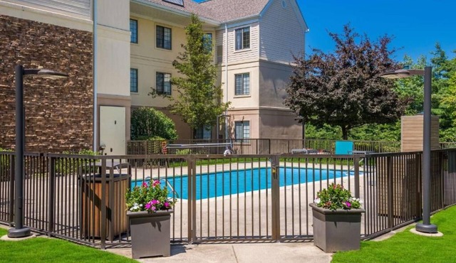 Come Create Memories w/Fun-filled Adventures at this Paradise! Outdoor Pool!