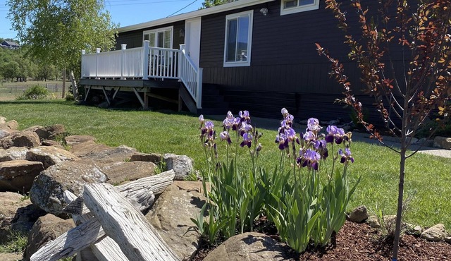 Come relax, work & enjoy country air.