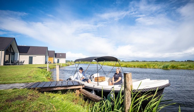Comfort 4-person residence in the holiday park Landal Waterresort Blocksyl