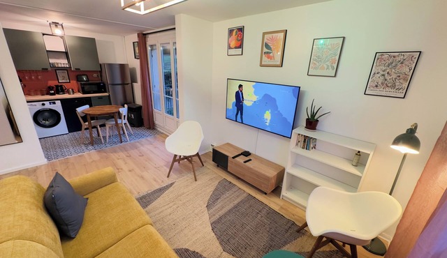 Comfort and greenery: modern 2-room apartment with parking in Domont