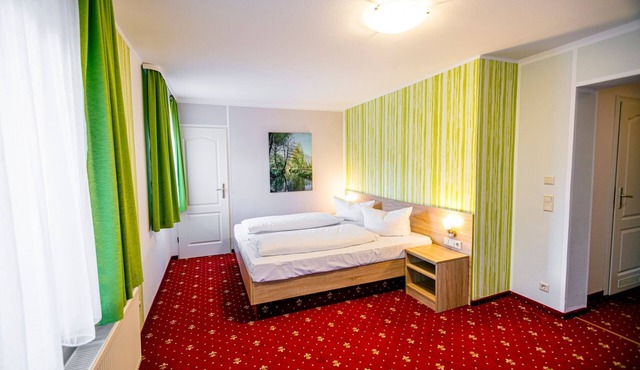 Comfort double room with balcony incl. breakfast - Hotel Zum Goldenen Löwen