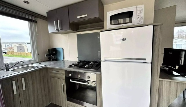 Comfort 3-Bedroom Mobile Home (Less Than 10 Years Old) - Sleeps 8