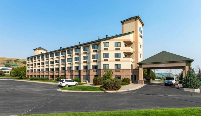 Comfort Inn & Suites Market - Airport