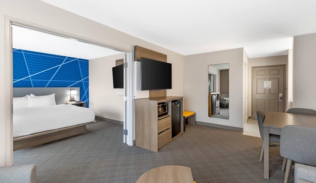 Comfort Inn & Suites Summerset - North Rapid City