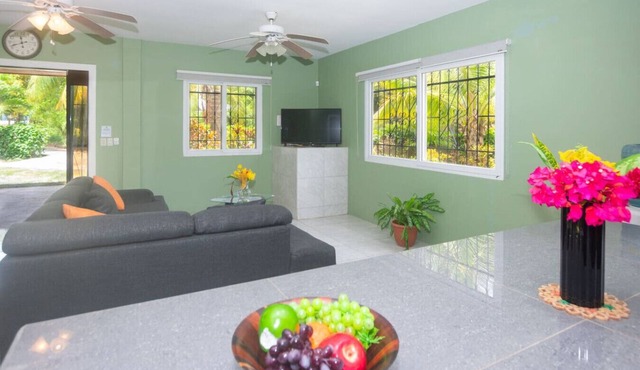 Comfort – Modern Spacious 2BDRMS Condo in West End