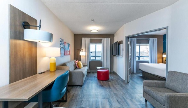 Comfort Suites