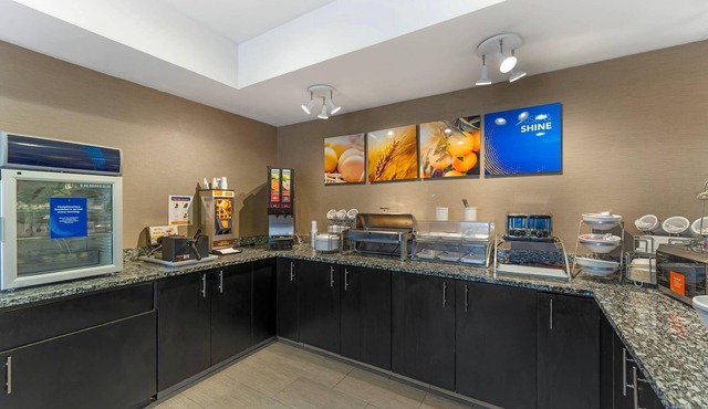 Comfort Suites Pittsburgh Airport