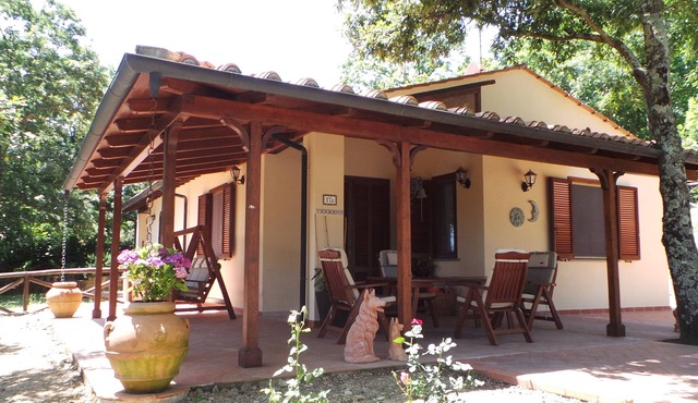 Comfortable cozy and relaxing Sun and Moon cottage for 6 people