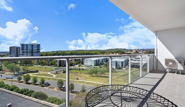 Comfortable 1-Bed Apartment with Balcony