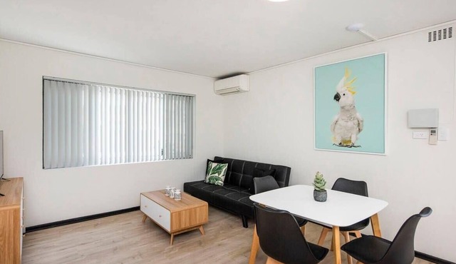 Comfortable 1 Bedroom Apartment in South Perth