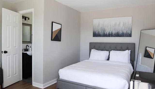 Comfortable 1BR 10 Mins to Nash