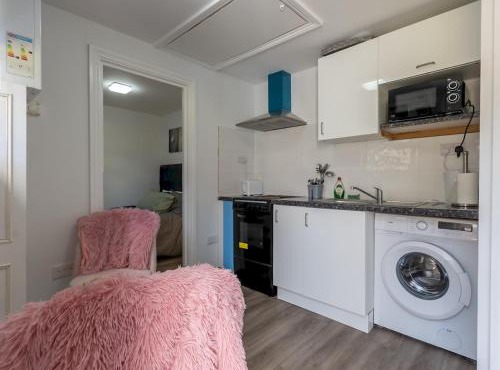 Comfortable 2 Bed Apartment Pass the Keys