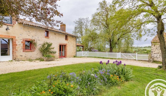 Comfortable 2-bedroom cottage with garden, pets allowed, Wifi, parking