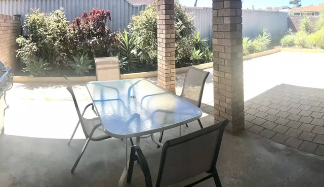 COMFORTABLE 2 BEDROOM VILLA OPPOSITE OCEAN