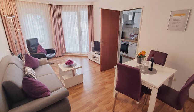Comfortable 2-room apartment in the spa area with balcony, elevator, WLAN, TV