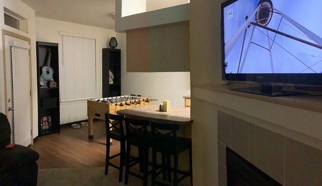 Comfortable 2Bedroom Apartment with hot tub and pool, 5 min to i205