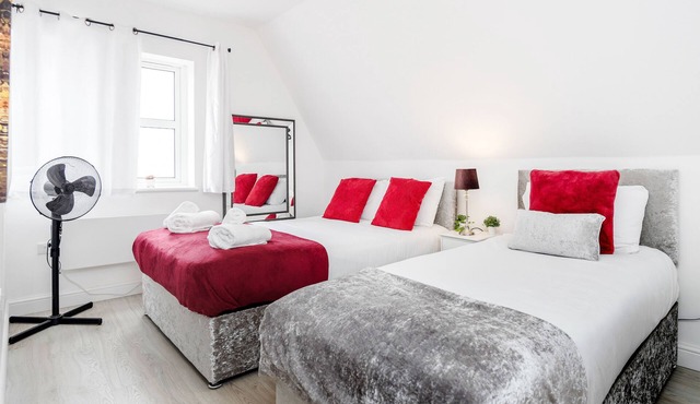 Comfortable 2BR Apartment in Bedford